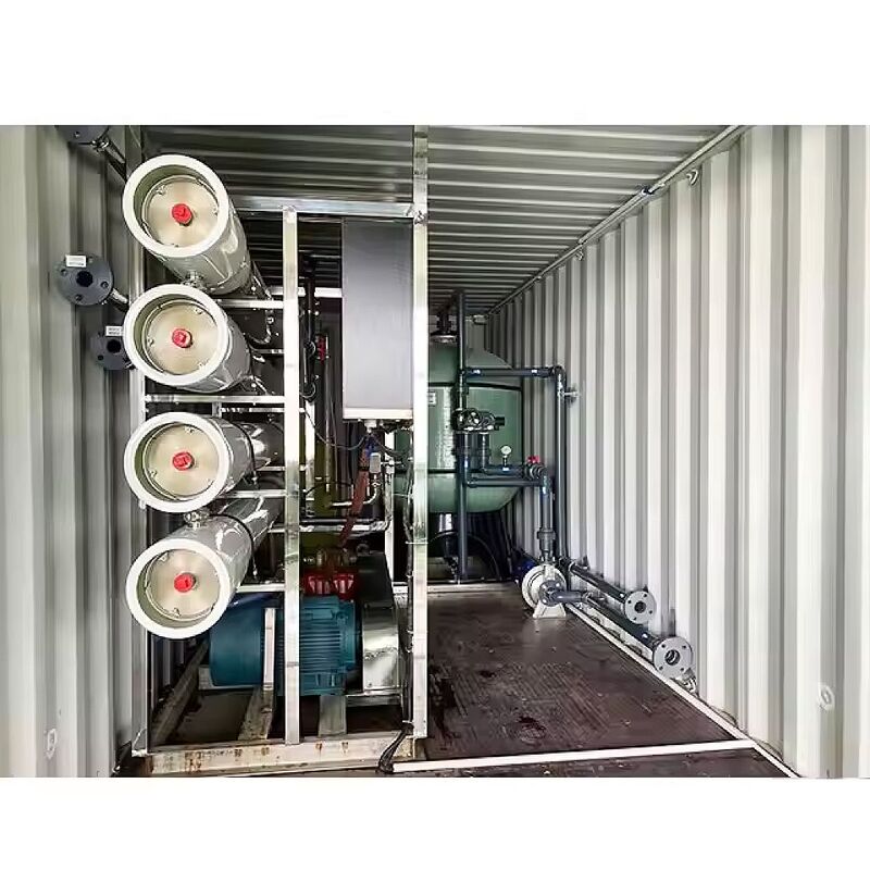 مصنع تحلية المياه في حاويات 40ft نظام التناضح العكسي بما في ذلك مضخة محرك PLC لتنقية مياه البحر المالحة