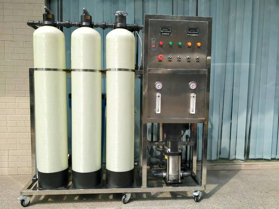 Seawater Desalination System RO Water Filtration Drinking Water Treatment Machine With PLC Pump Motor 1000L/Hour 1 Year Warranty
